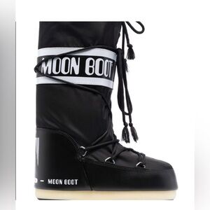 Moon Boots